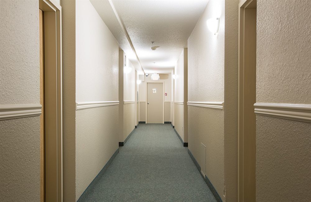 Capital Suites Yellowknife Bagian luar foto