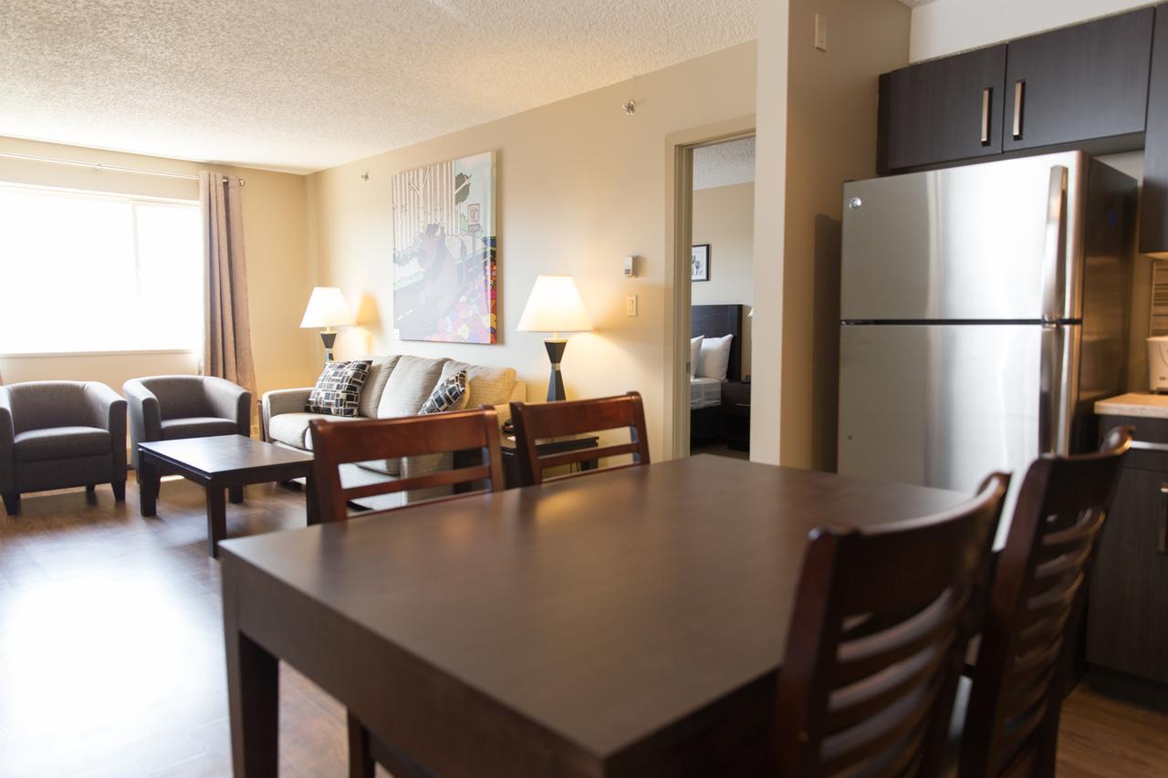 Capital Suites Yellowknife Bagian luar foto